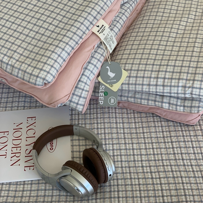 91家纺网 家纺一手货源 找家纺 汇庭2025新款·良品两件套（学生季春秋） 床盖·良品奶茶（春秋·苏格兰粉