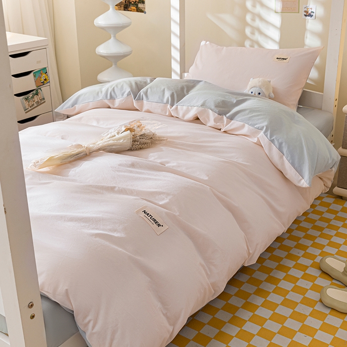 91家纺网 家纺一手货源 找家纺 佳汐蓝家纺 2025新款A类全棉水洗棉学生三件套 贴标-奶油粉+山灰