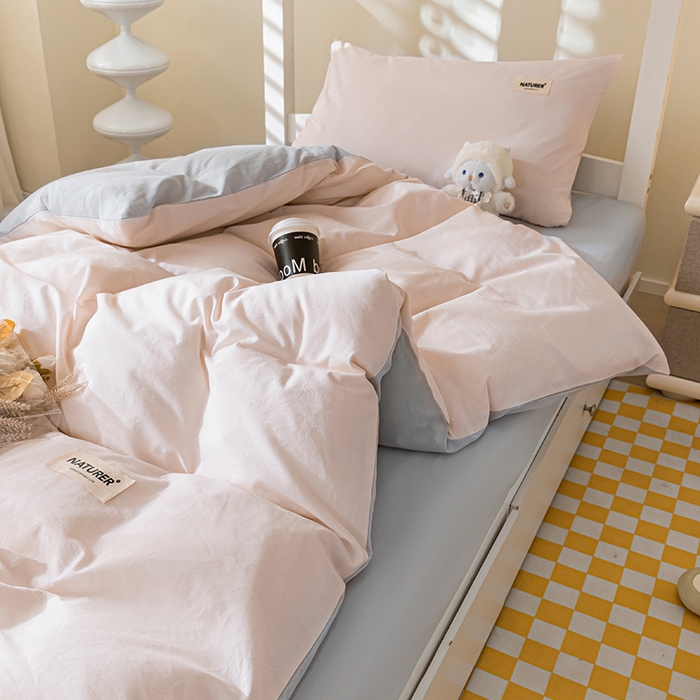 91家纺网 家纺一手货源 找家纺 佳汐蓝家纺 2025新款A类全棉水洗棉学生三件套 贴标-奶油粉+山灰