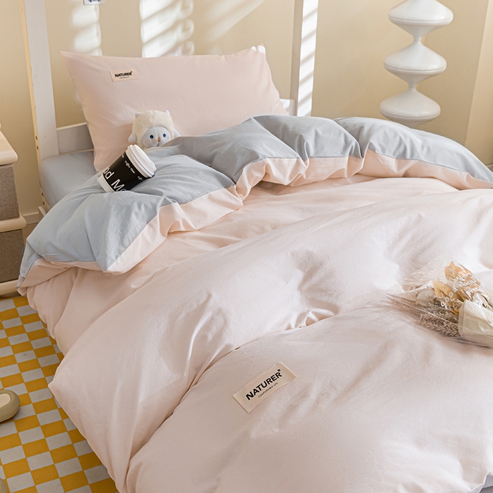 91家纺网 家纺一手货源 找家纺 佳汐蓝家纺 2025新款A类全棉水洗棉学生三件套 贴标-奶油粉+山灰