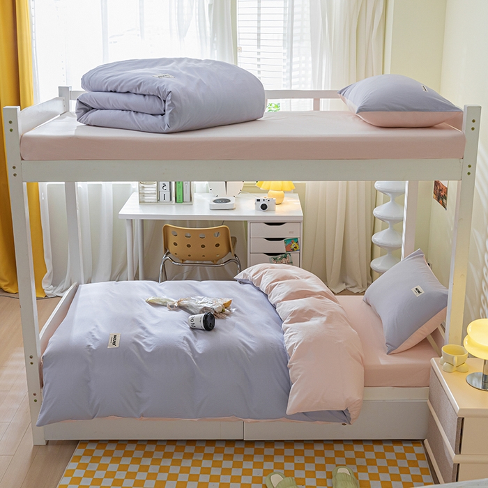 91家纺网 家纺一手货源 找家纺 佳汐蓝家纺 2025新款A类全棉水洗棉学生三件套 贴标-浅紫+奶油粉