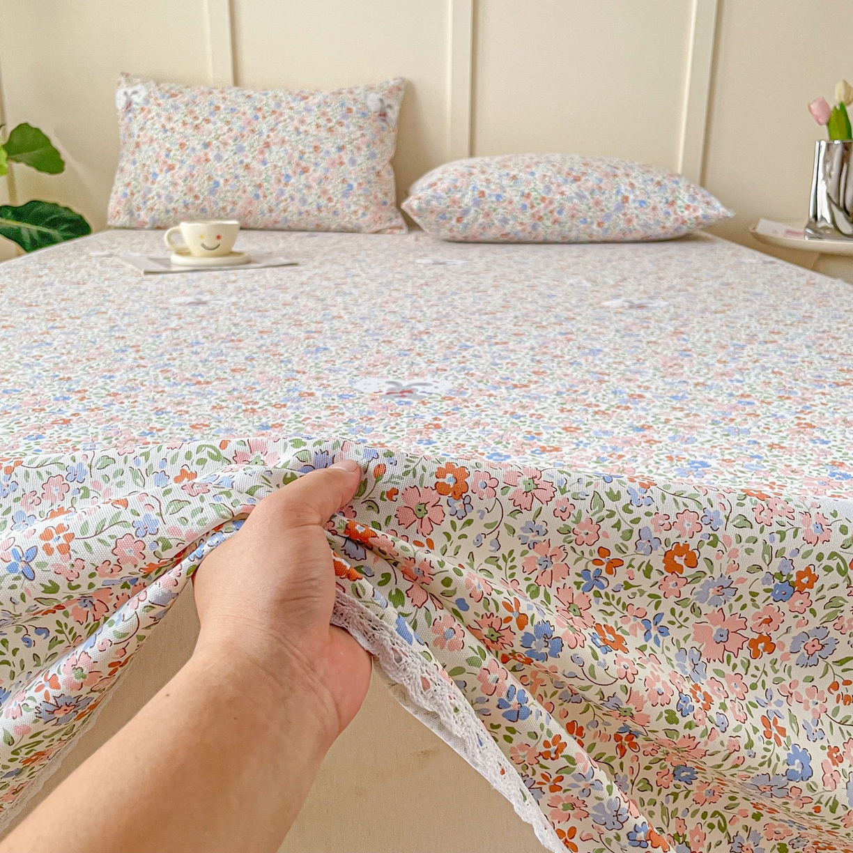 91家纺网 家纺一手货源 找家纺 首爱家纺2025新款花边款老粗布床单 花语兔