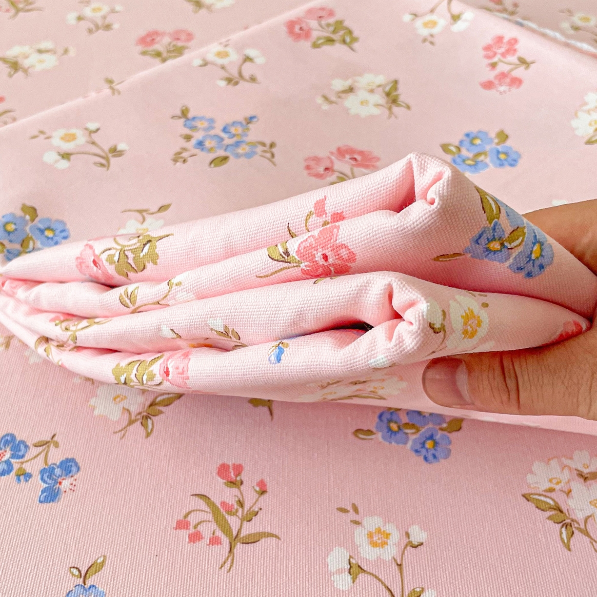 91家纺网 家纺一手货源 找家纺 首爱家纺2025新款花边款老粗布床单 兰恋花