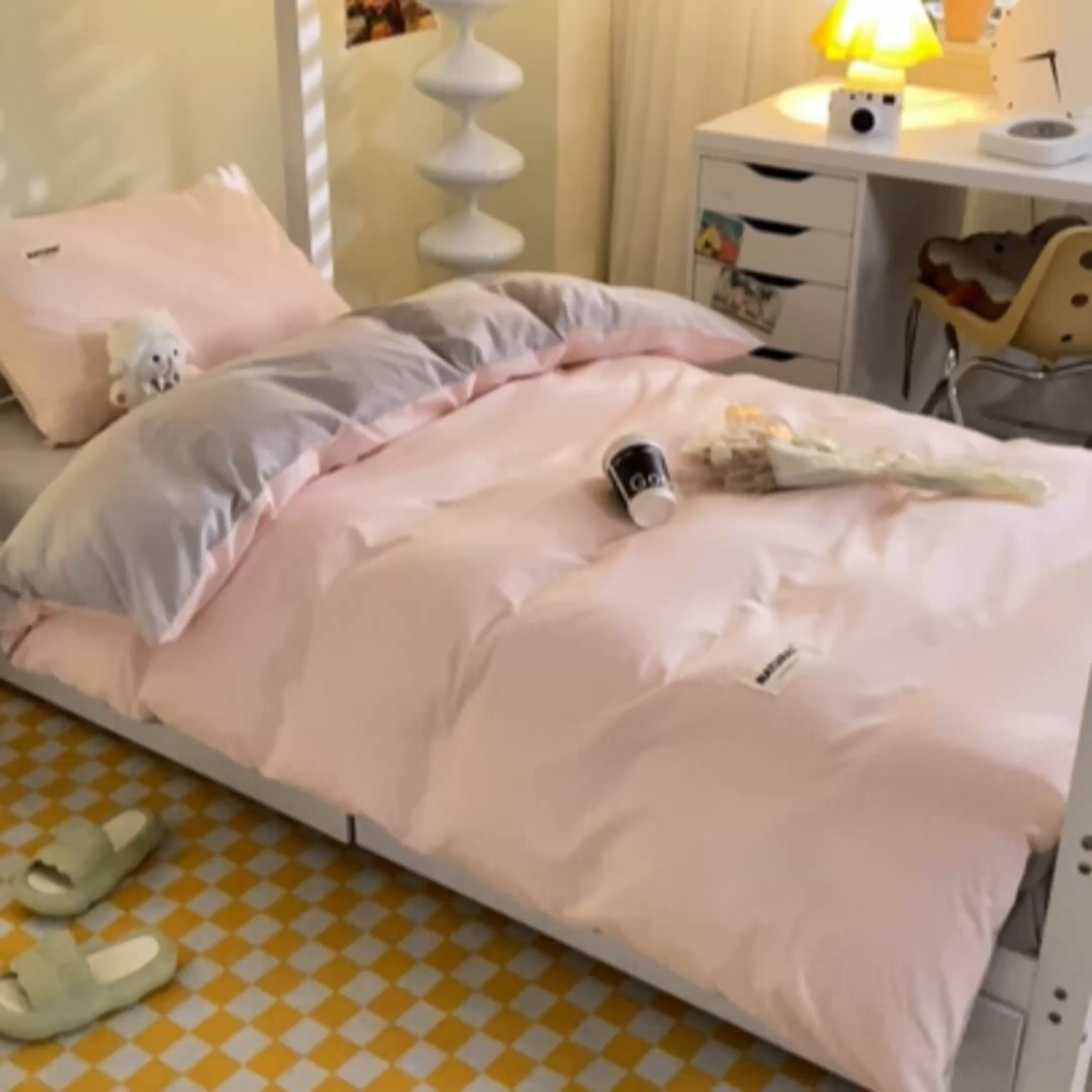 91家纺网 家纺一手货源 找家纺 佳汐蓝家纺 2025新款A类全棉水洗棉学生三件套 贴标-奶油粉+山灰