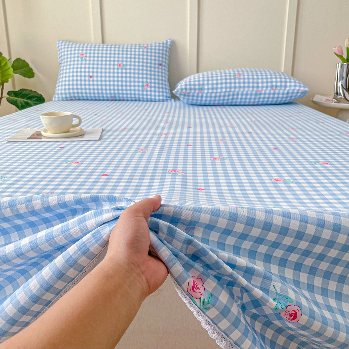 91家纺网 家纺一手货源 找家纺 首爱家纺2025新款花边款老粗布床单 蓝花