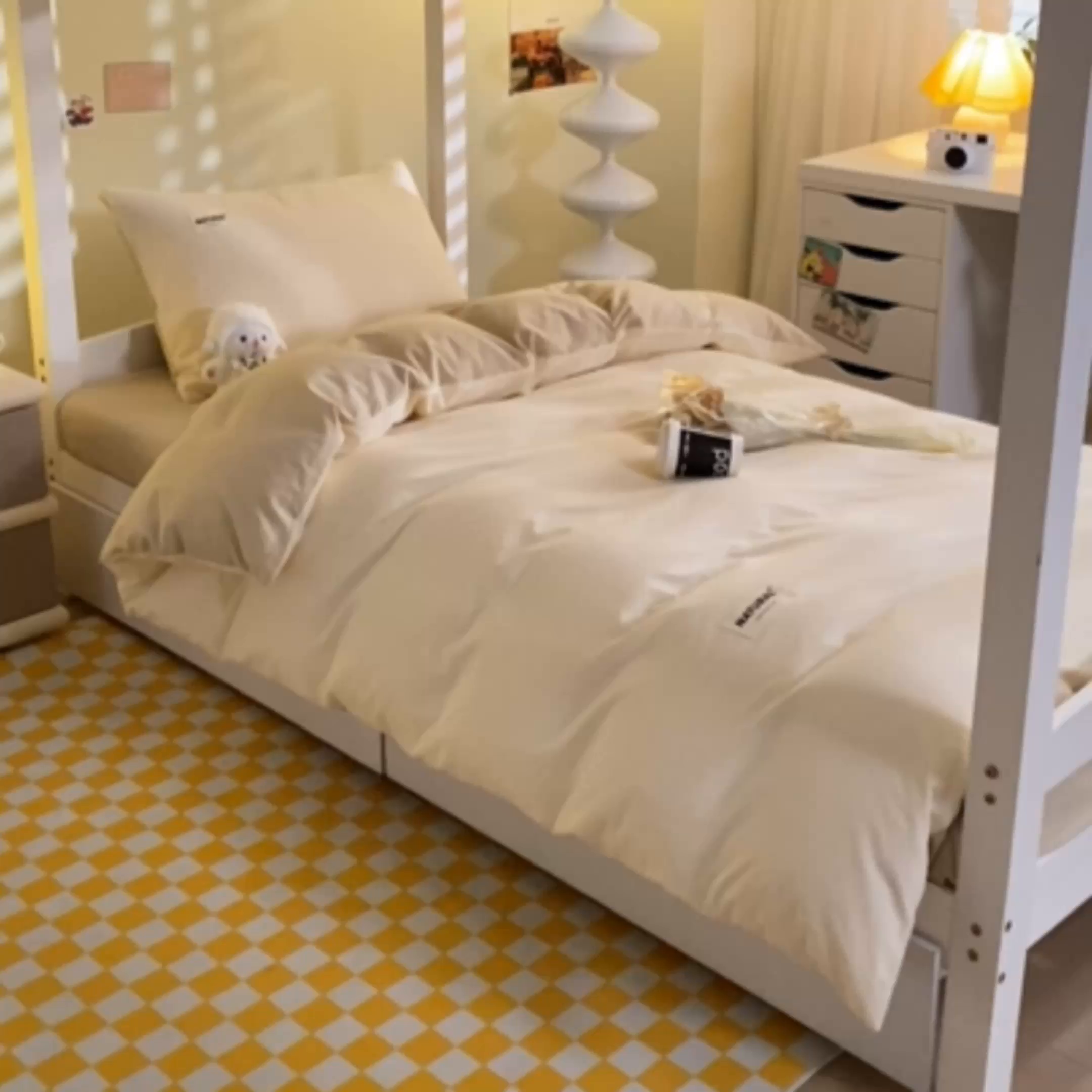 91家纺网 家纺一手货源 找家纺 佳汐蓝家纺 2025新款A类全棉水洗棉学生三件套 贴标-奶昔白+奶茶