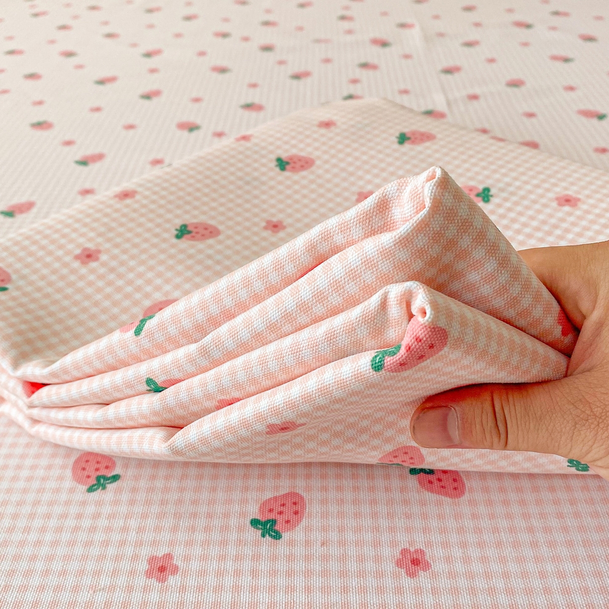 91家纺网 家纺一手货源 找家纺 首爱家纺2025新款花边款老粗布床单 莓莓果