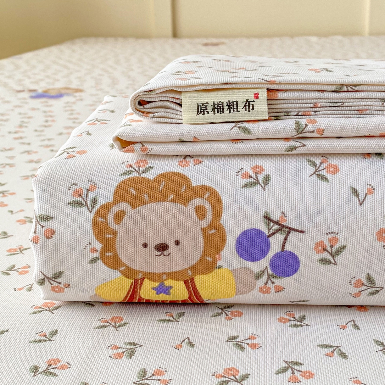 91家纺网 家纺一手货源 找家纺 首爱家纺2025新款花边款老粗布床单 樱桃花