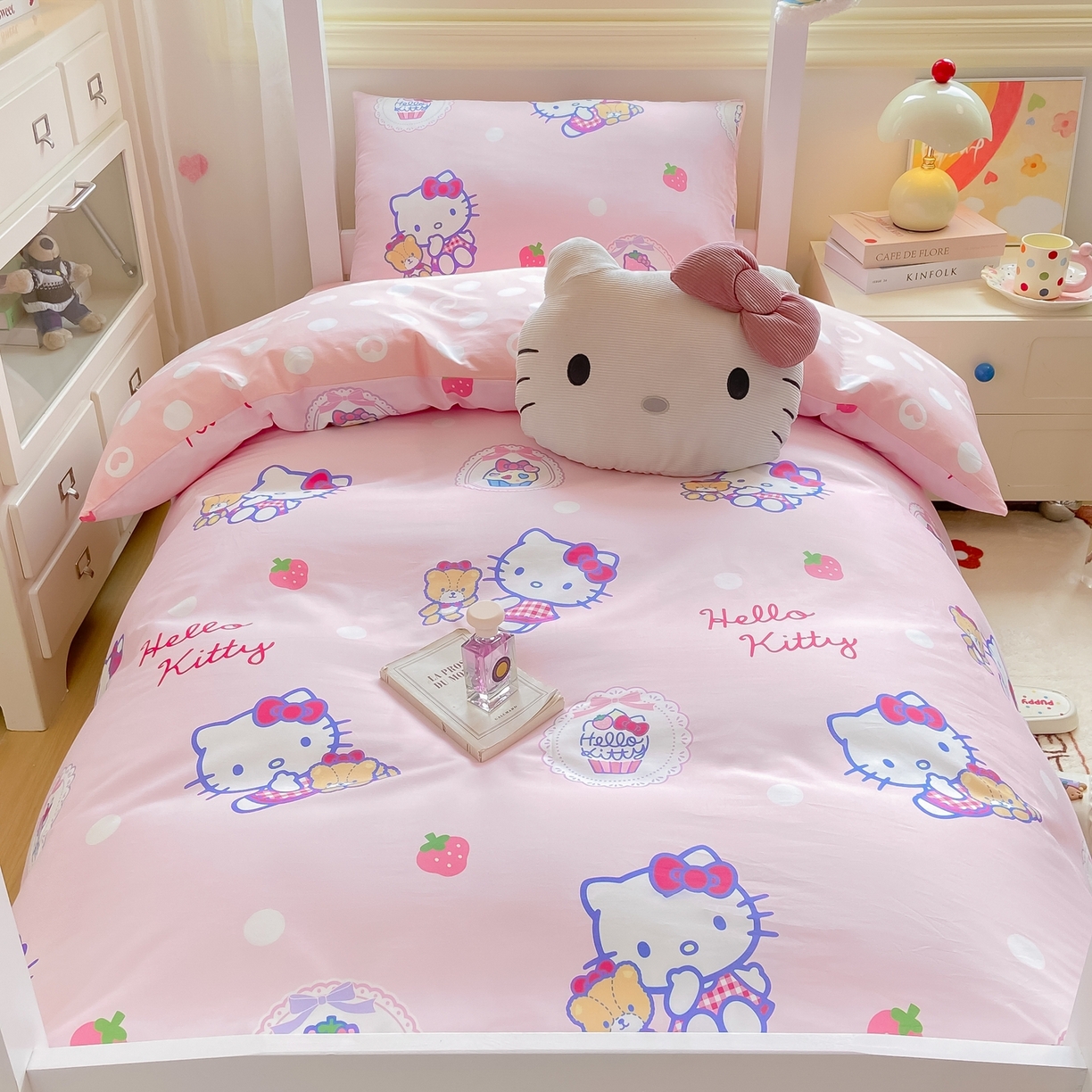91家纺网 家纺一手货源 找家纺 博雅 2025春夏新款三丽鸥全棉纯棉卡通学生宿舍三件套上下铺三件套-小版 草莓蛋糕KT