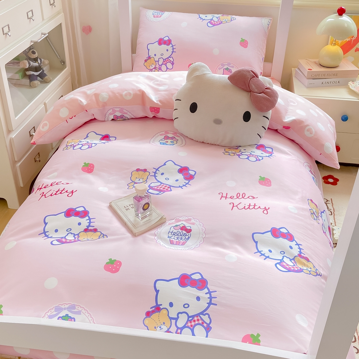 91家纺网 家纺一手货源 找家纺 博雅 2025春夏新款三丽鸥全棉纯棉卡通学生宿舍三件套上下铺三件套-小版 草莓蛋糕KT