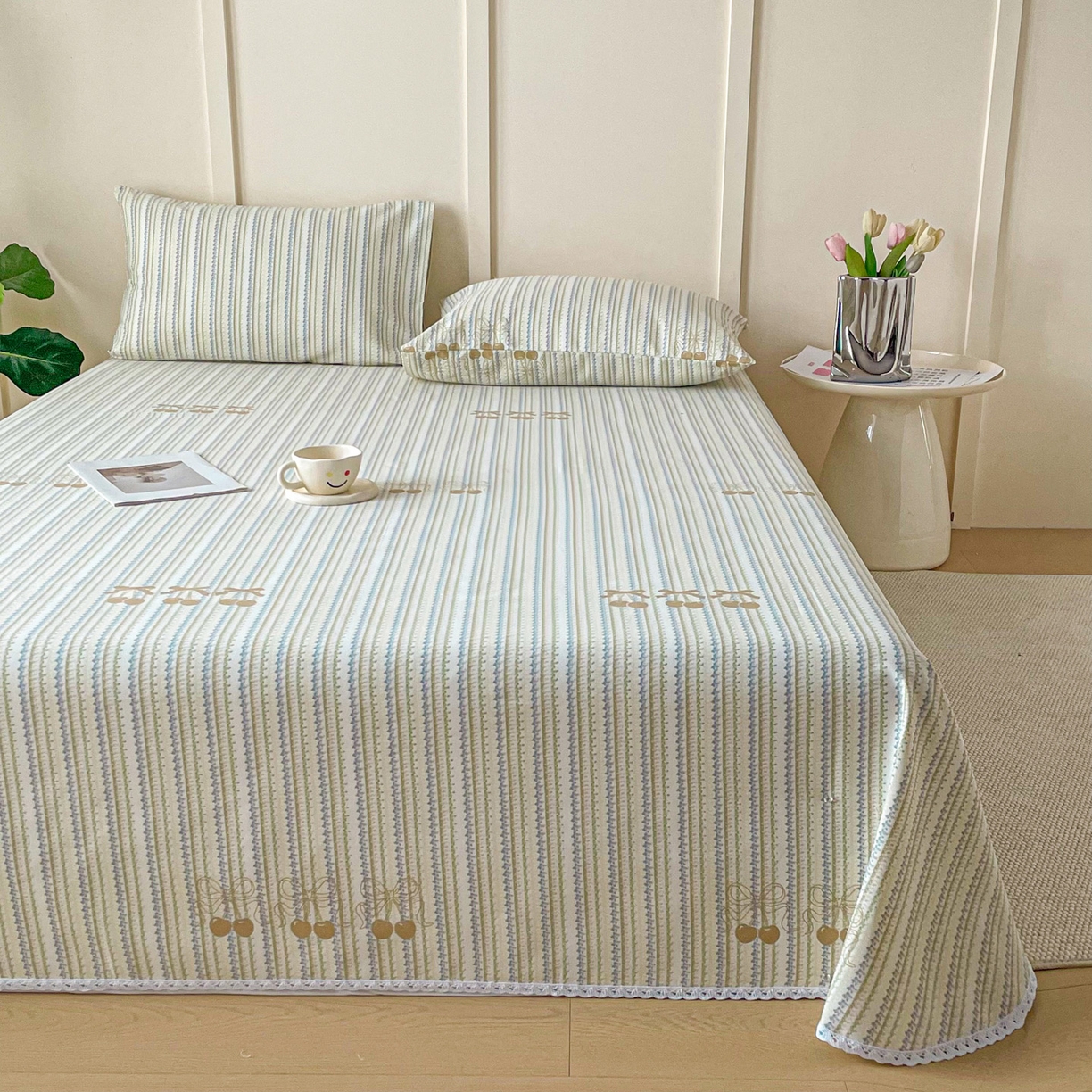 91家纺网 家纺一手货源 找家纺 首爱家纺2025新款花边款老粗布床单 樱桃条