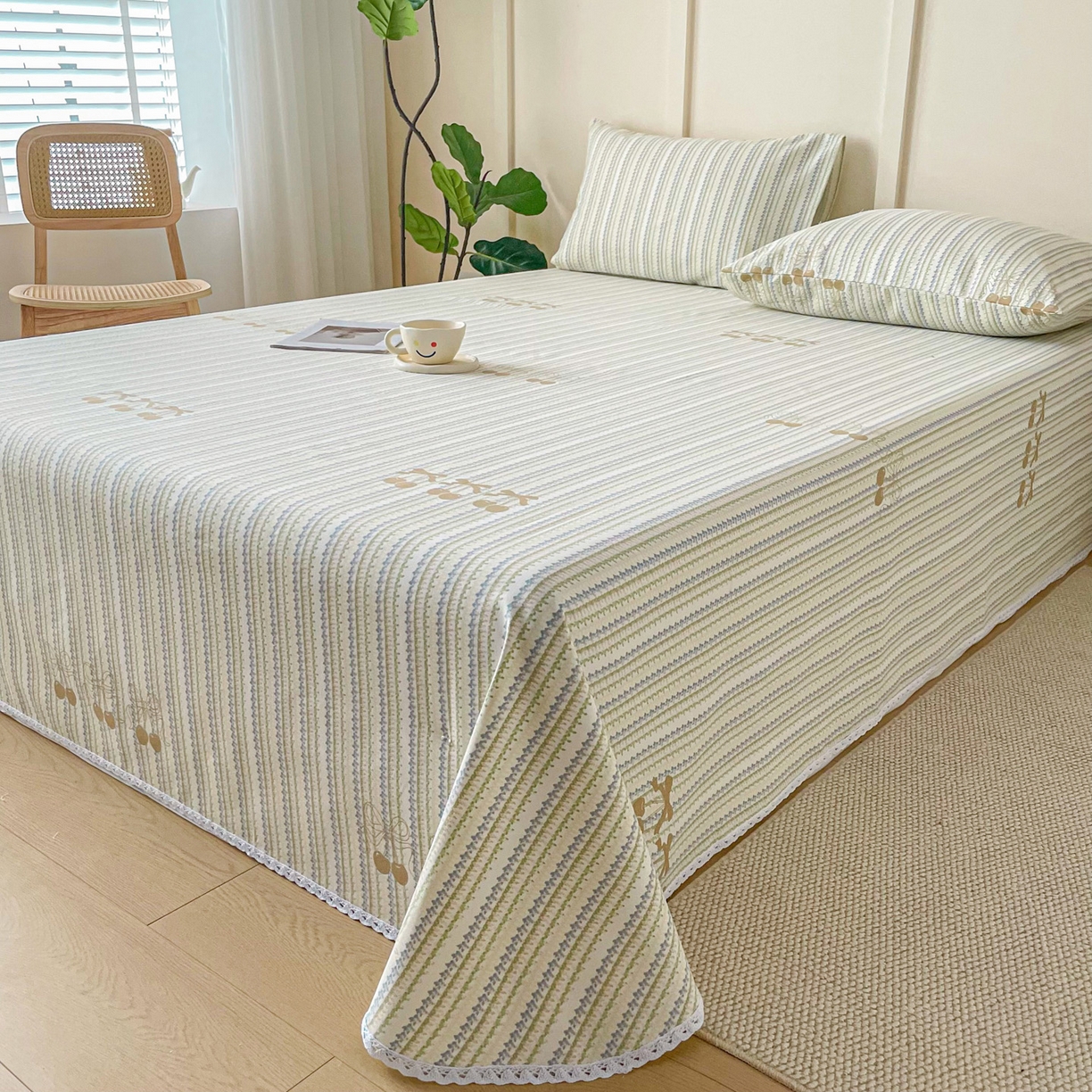 91家纺网 家纺一手货源 找家纺 首爱家纺2025新款花边款老粗布床单 樱桃条