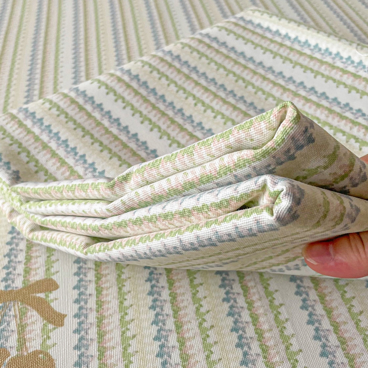 91家纺网 家纺一手货源 找家纺 首爱家纺2025新款花边款老粗布床单 樱桃条