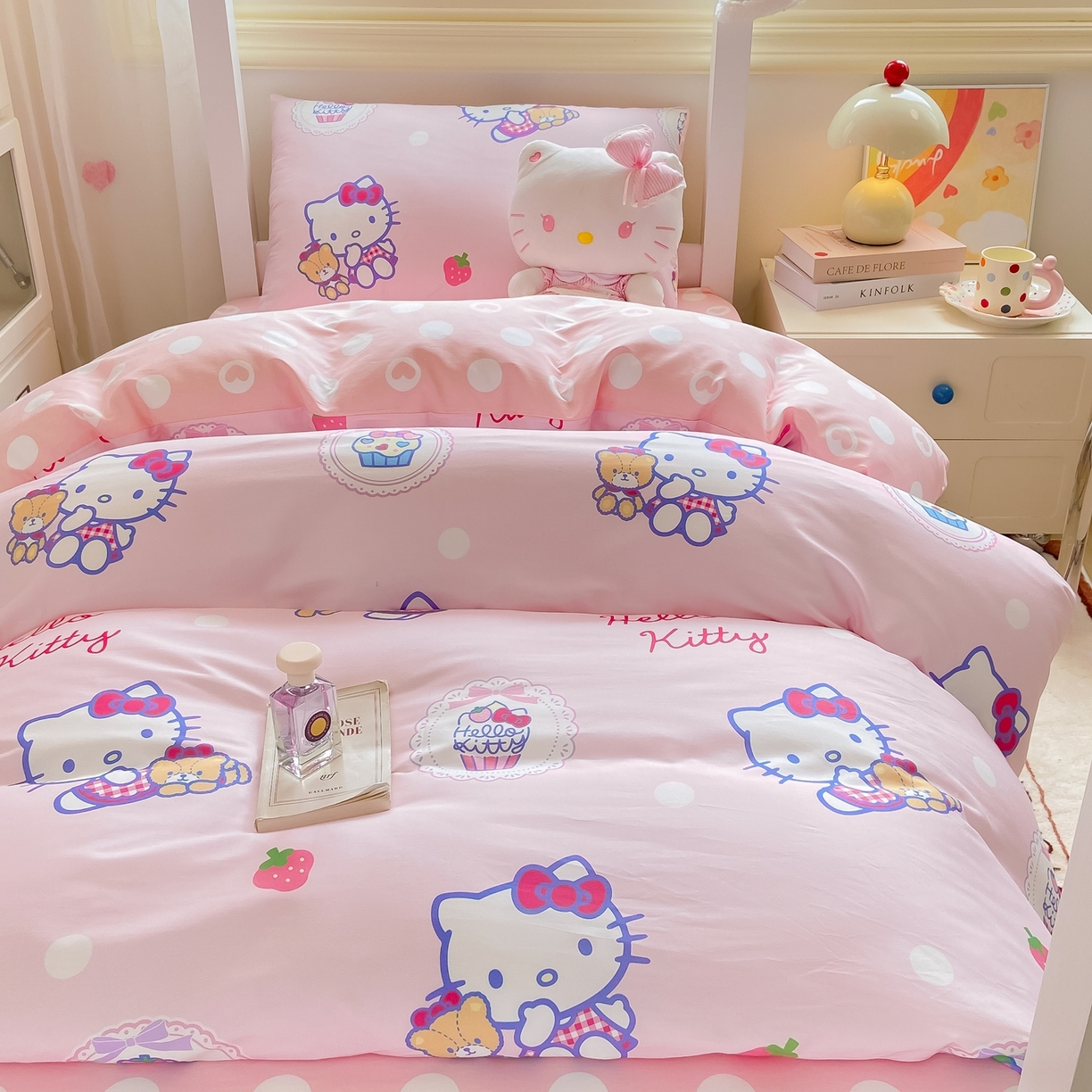 91家纺网 家纺一手货源 找家纺 博雅 2025春夏新款三丽鸥全棉纯棉卡通学生宿舍三件套上下铺三件套-小版 草莓蛋糕KT