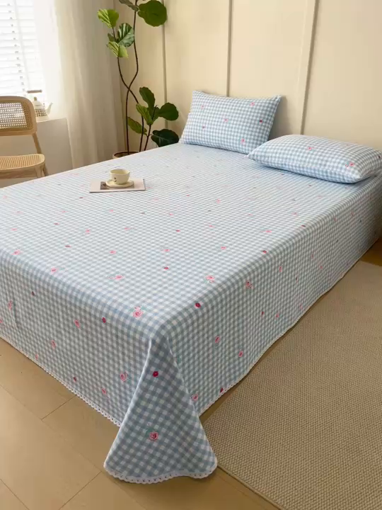 91家纺网 家纺一手货源 找家纺 首爱家纺2025新款花边款老粗布床单 蓝花