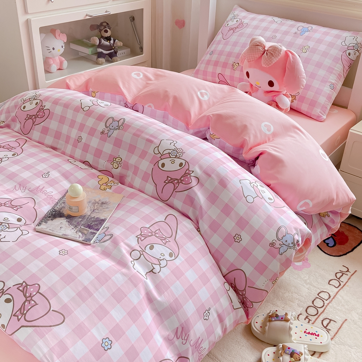 91家纺网 家纺一手货源 找家纺 博雅 2025春夏新款三丽鸥全棉纯棉卡通学生宿舍三件套上下铺三件套-小版 粉格美乐蒂