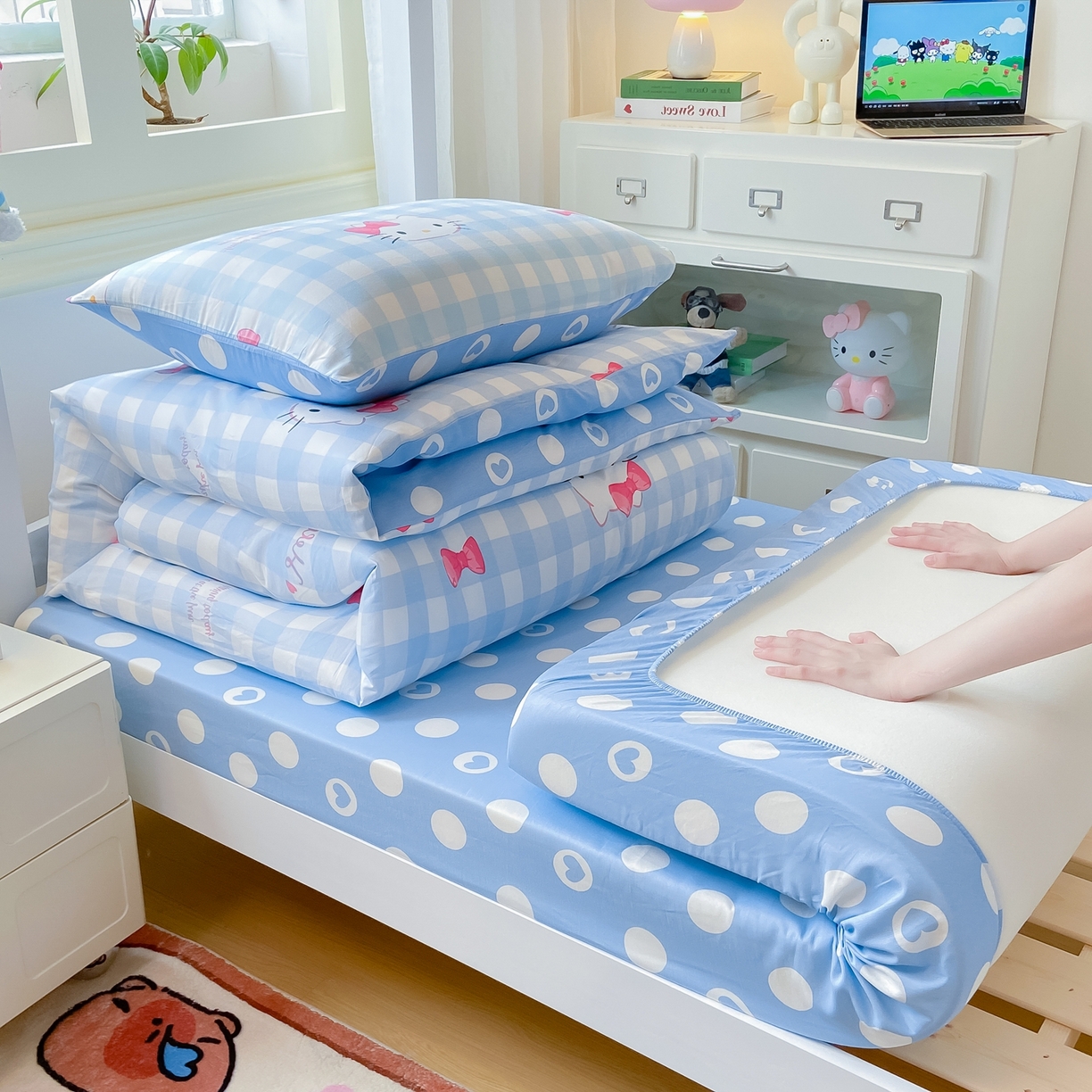 91家纺网 家纺一手货源 找家纺 博雅 2025春夏新款三丽鸥全棉纯棉卡通学生宿舍三件套上下铺三件套-小版 蓝色蝴蝶结KT