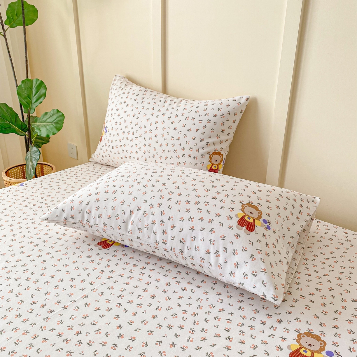 91家纺网 家纺一手货源 找家纺 棉乐町2025新款花边款老粗布床单 樱桃花