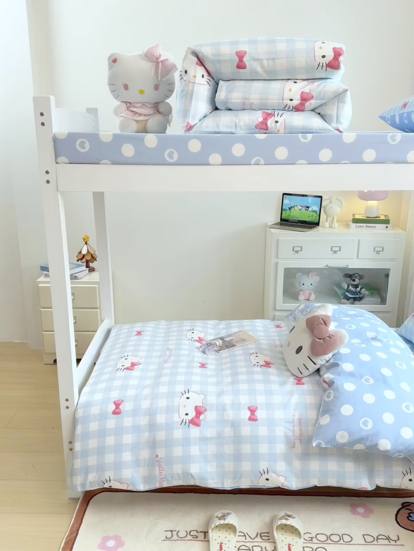 91家纺网 家纺一手货源 找家纺 博雅 2025春夏新款三丽鸥全棉纯棉卡通学生宿舍三件套上下铺三件套-小版 蓝色蝴蝶结KT