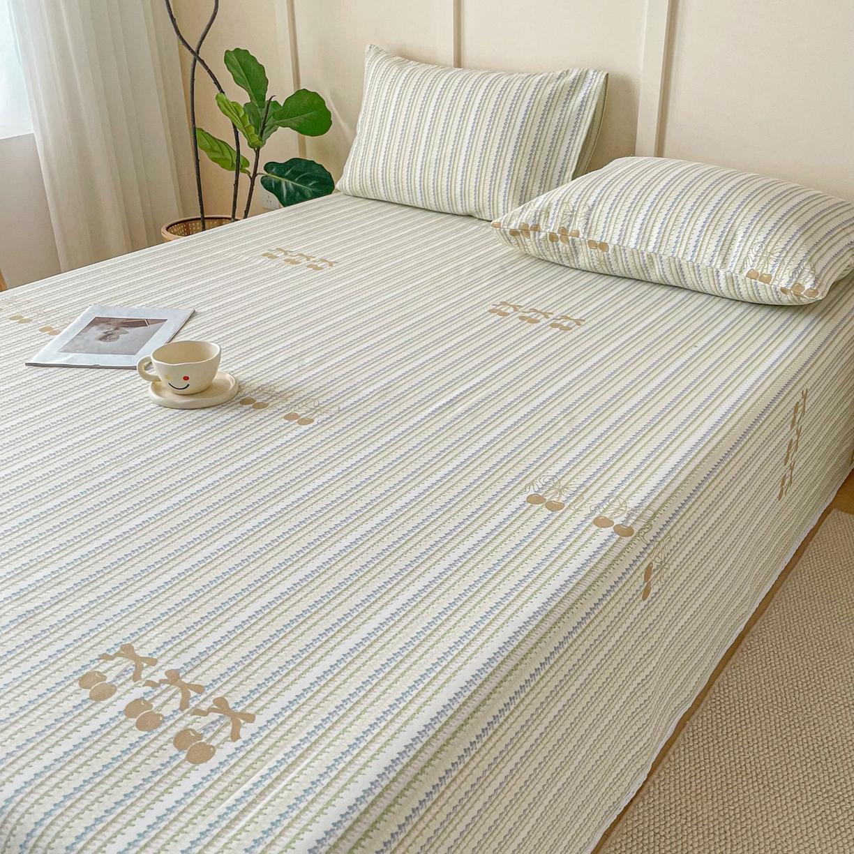 91家纺网 家纺一手货源 找家纺 棉乐町2025新款花边款老粗布床单 樱桃条