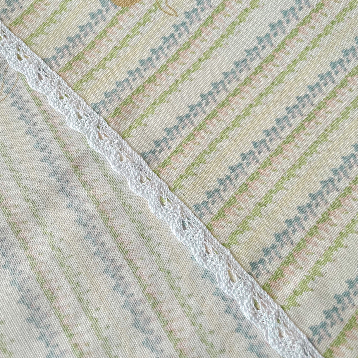 91家纺网 家纺一手货源 找家纺 棉乐町2025新款花边款老粗布床单 樱桃条