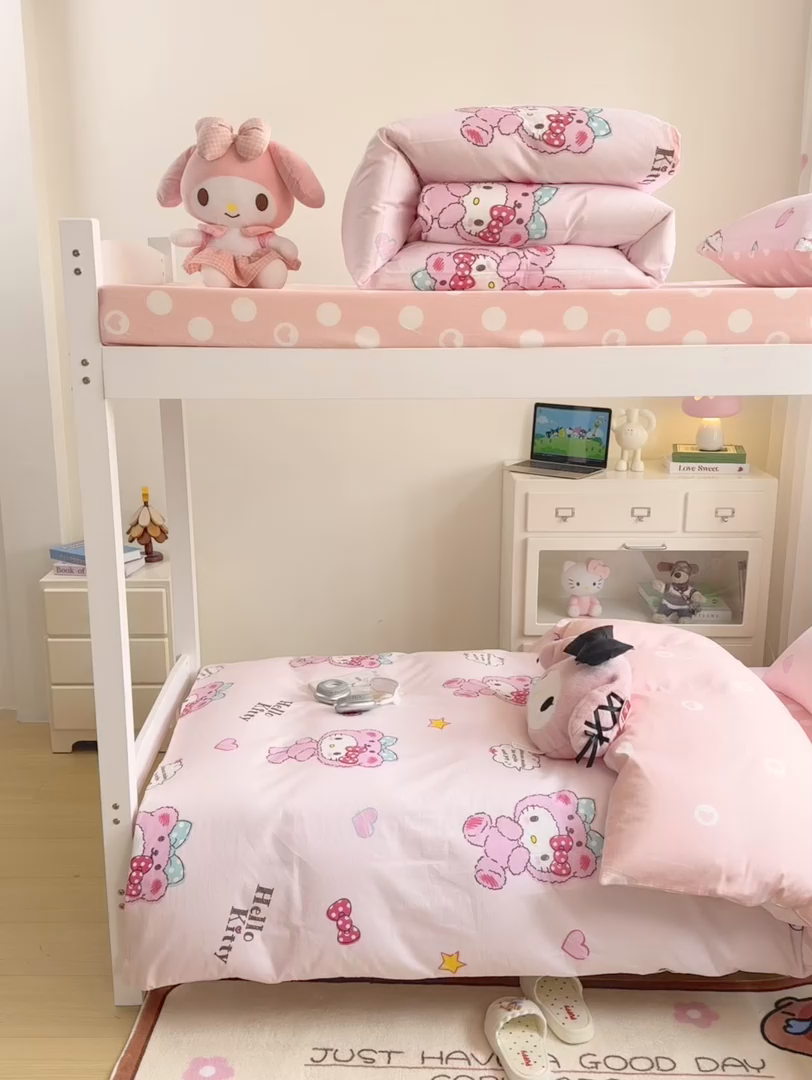 91家纺网 家纺一手货源 找家纺 博雅 2025春夏新款三丽鸥全棉纯棉卡通学生宿舍三件套上下铺三件套-小版 腮红KT