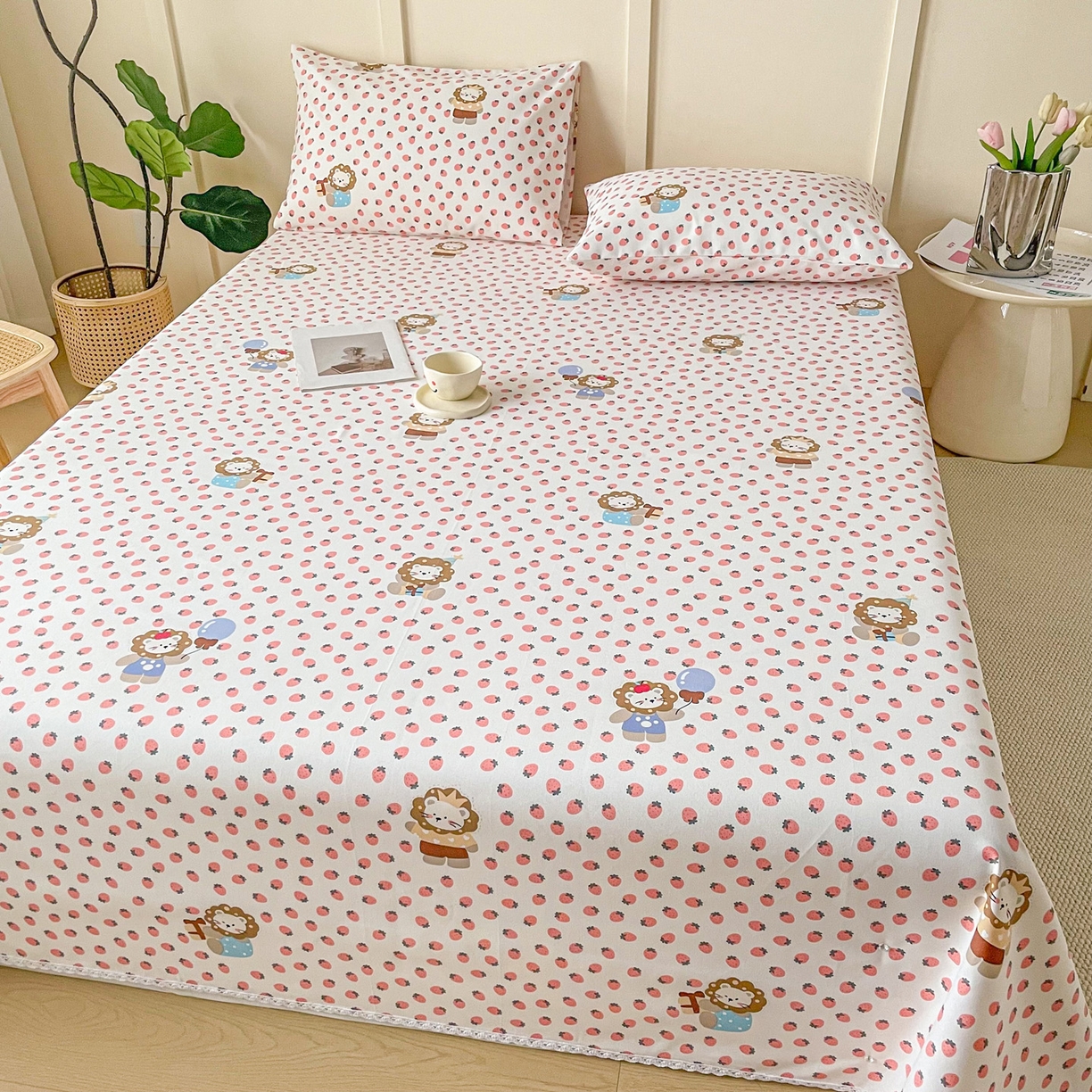 91家纺网 家纺一手货源 找家纺 金泰莱2025新款花边款老粗布床单 草莓狮子