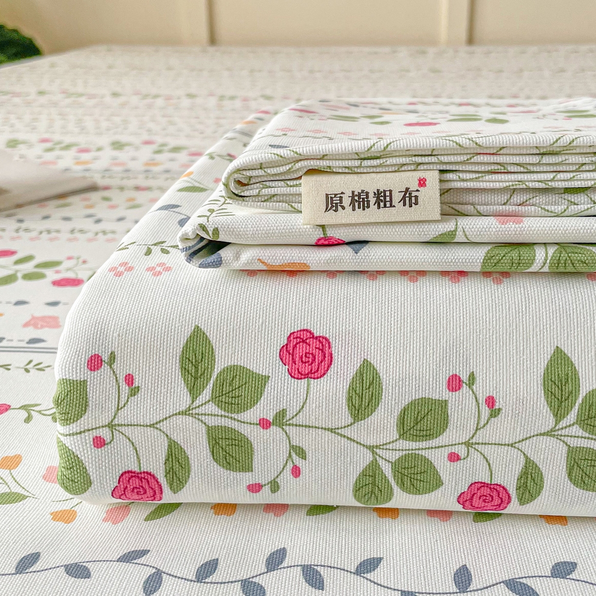 91家纺网 家纺一手货源 找家纺 金泰莱2025新款花边款老粗布床单 小玫瑰
