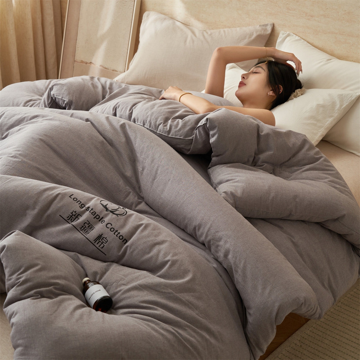 91家纺网 家纺一手货源 找家纺 恬思语家纺 2025秋冬新款水洗棉新疆棉花冬被被子被芯 新疆灰