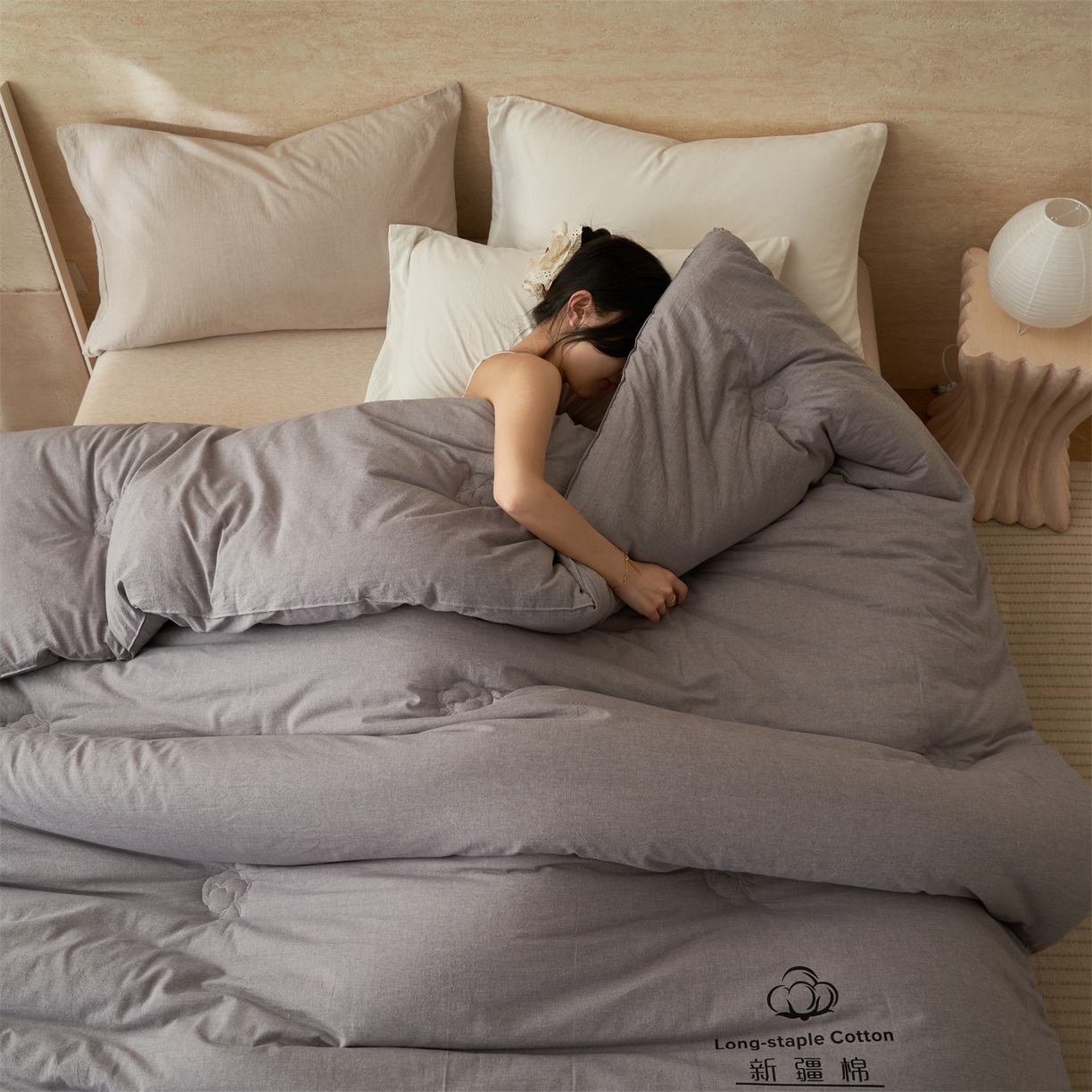 91家纺网 家纺一手货源 找家纺 恬思语家纺 2025秋冬新款水洗棉新疆棉花冬被被子被芯 新疆灰