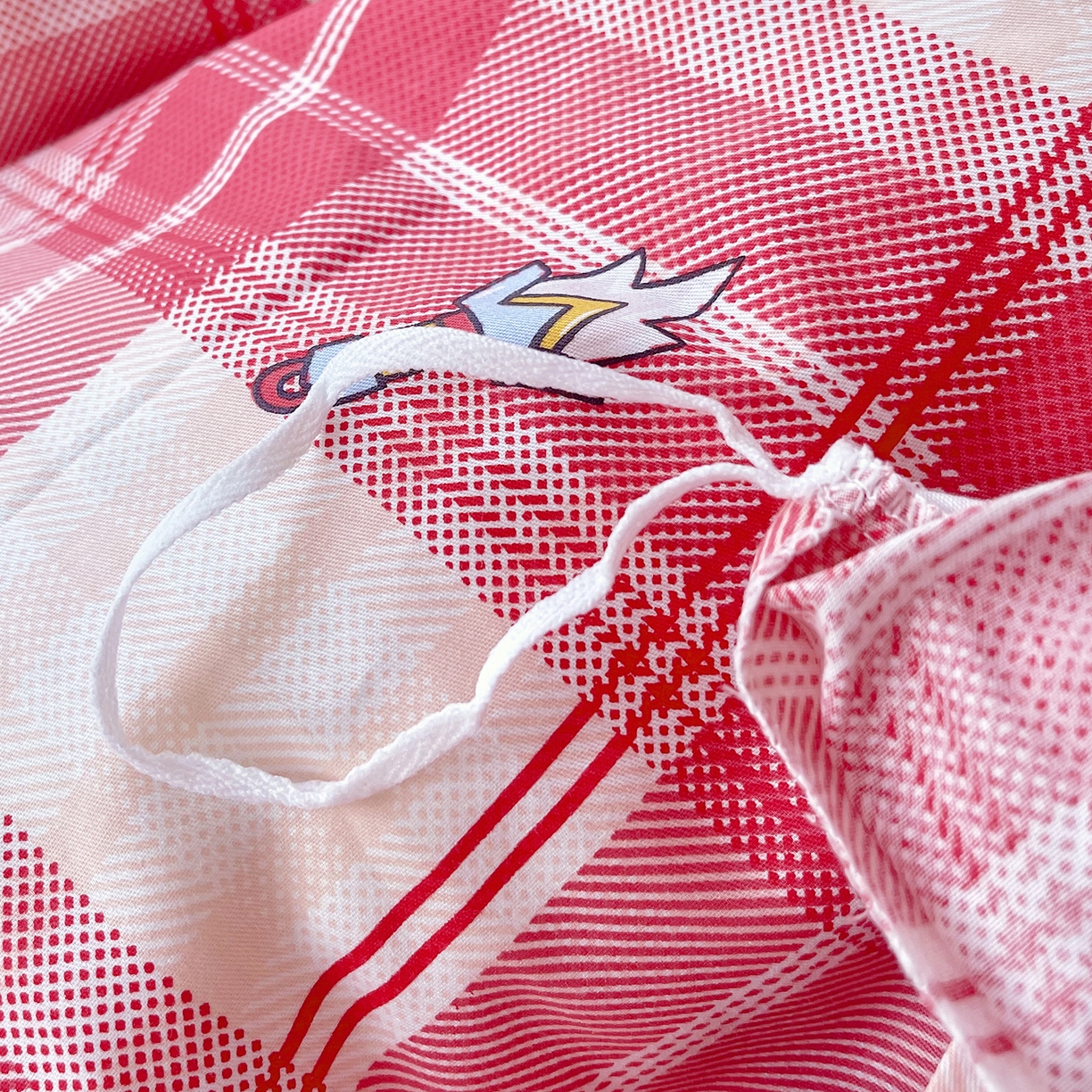 91家纺网 家纺一手货源 找家纺 金鑫汇家纺2025新款全棉纯棉宿舍印花学生宿舍上下铺三件套单被套 传奇哪吒·红