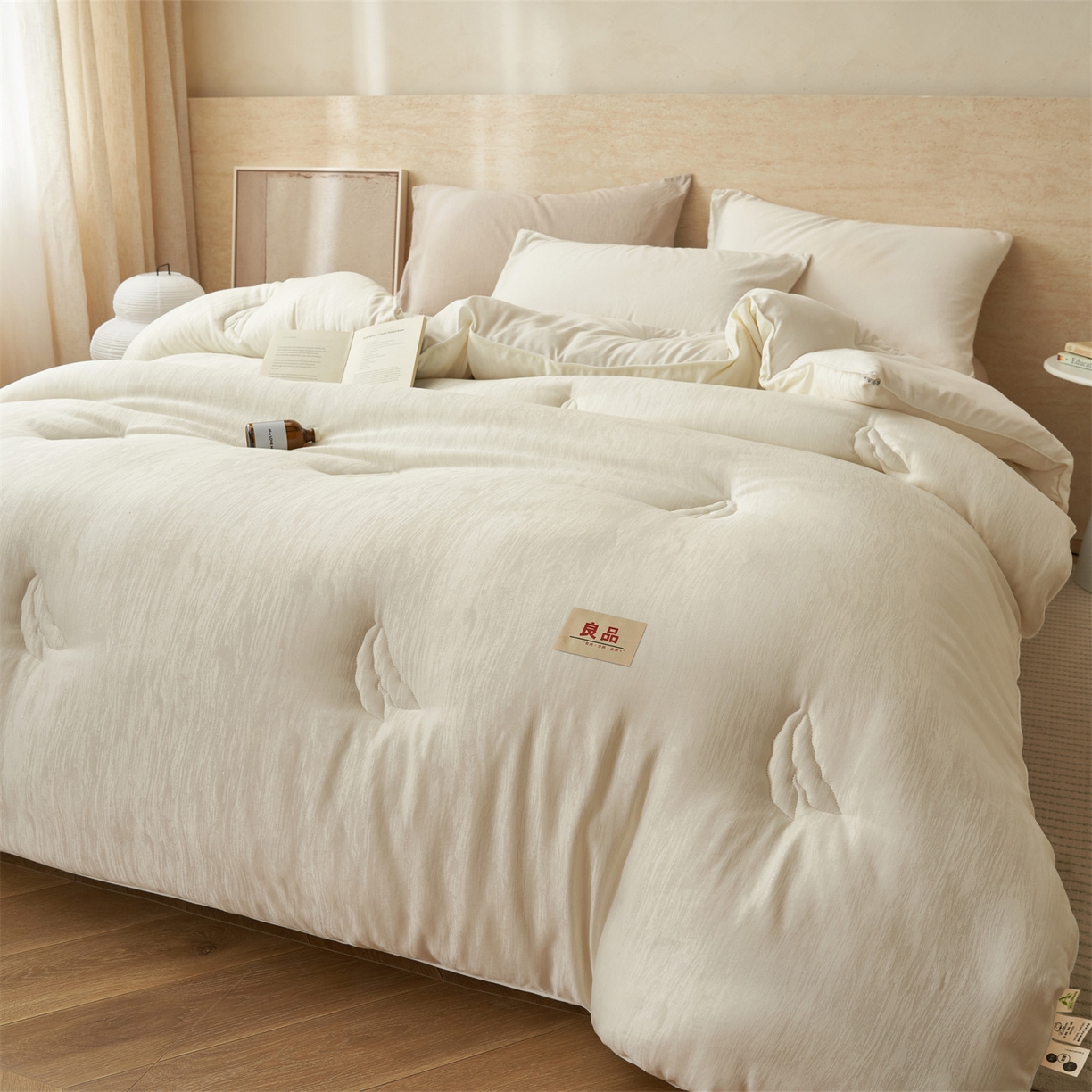 91家纺网 家纺一手货源 找家纺 （总）恬思语家纺 2025秋冬新款银丝大提花55%大豆冬被被子被芯