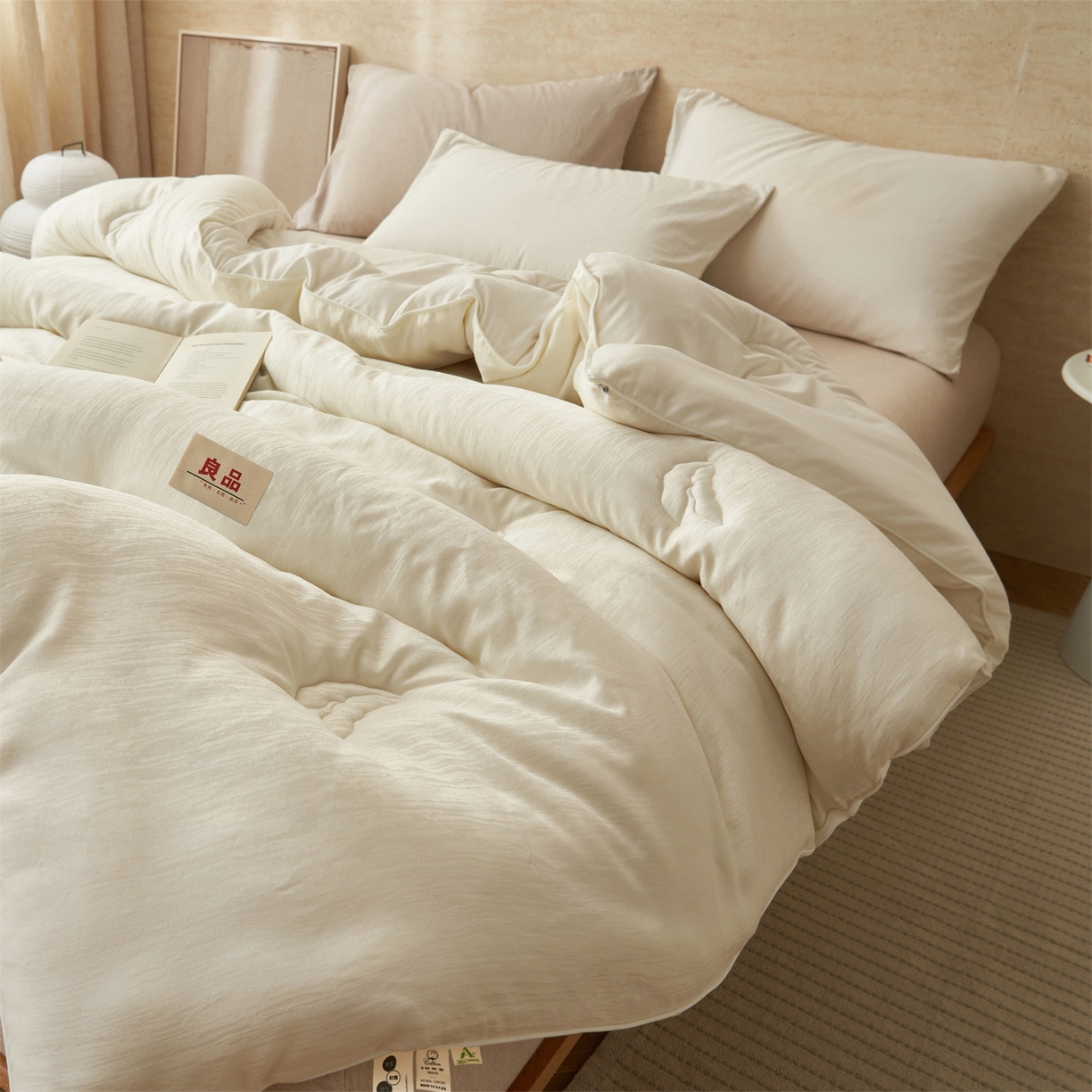 91家纺网 家纺一手货源 找家纺 （总）恬思语家纺 2025秋冬新款银丝大提花55%大豆冬被被子被芯