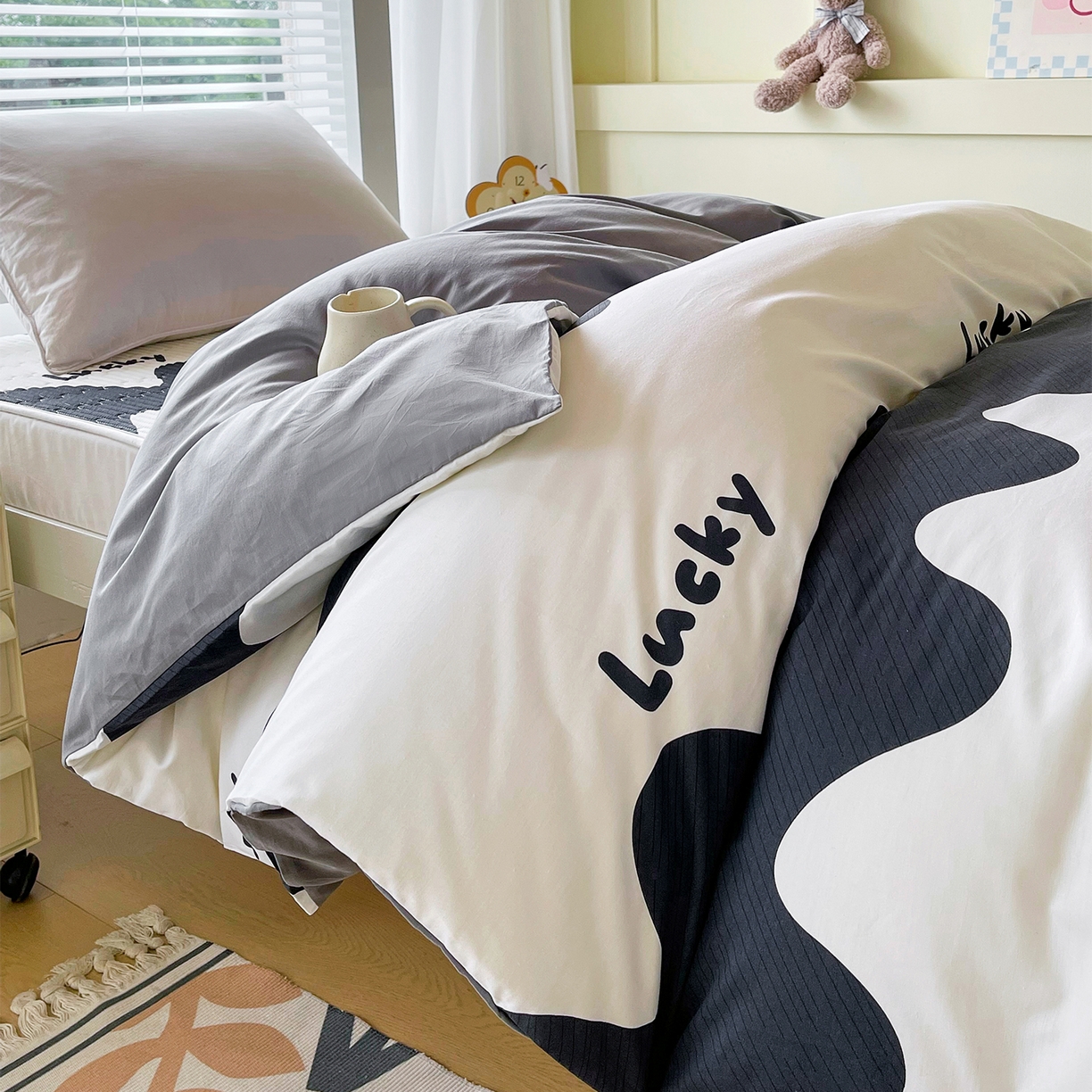 91家纺网 家纺一手货源 找家纺 金鑫汇家纺2025新款全棉纯棉宿舍印花学生宿舍上下铺三件套单被套 波浪世界