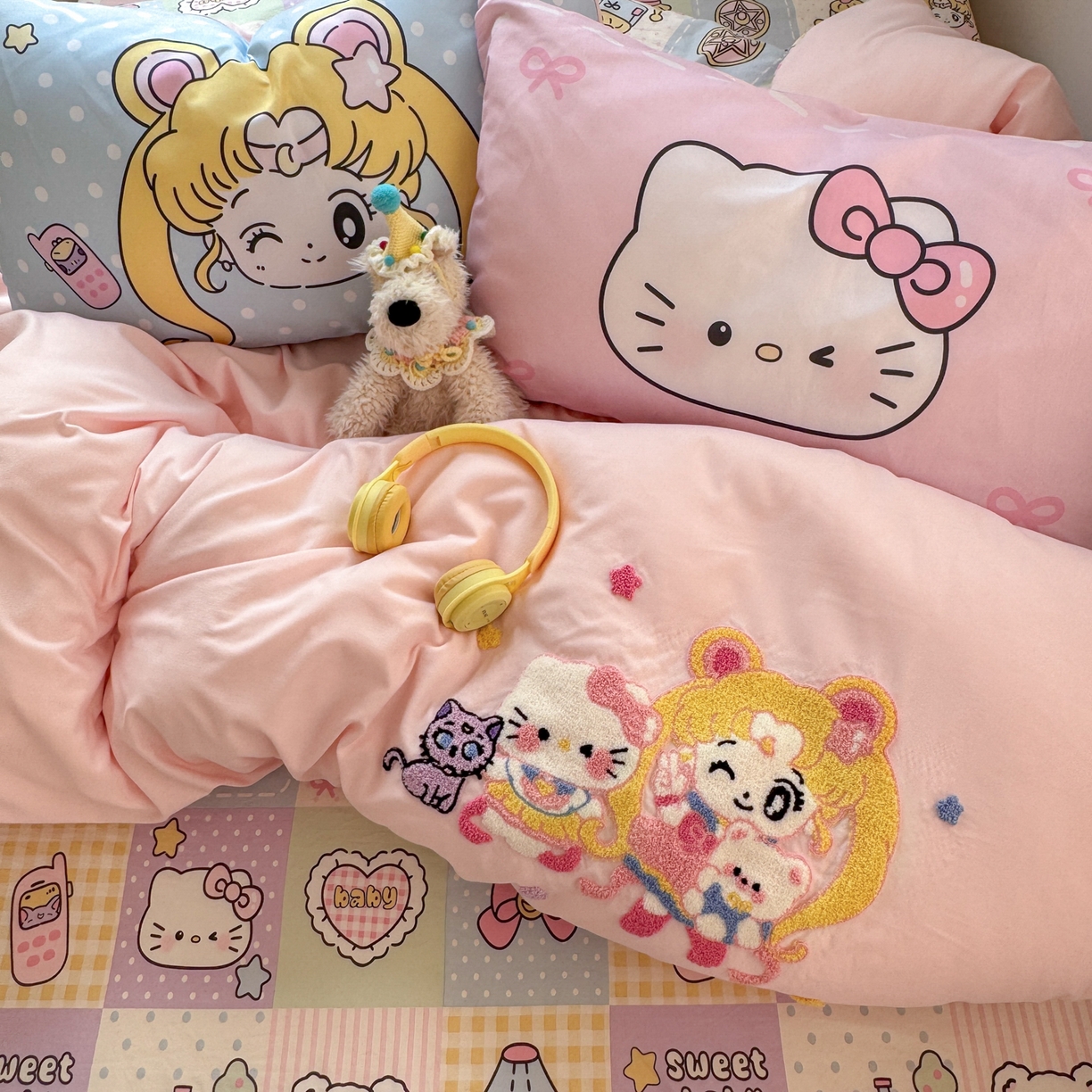 91家纺网 家纺一手货源 找家纺 一霖家纺 2025新款高克重云朵棉毛巾绣印绣四件套-小清新系列-第三波 美少女战士-粉