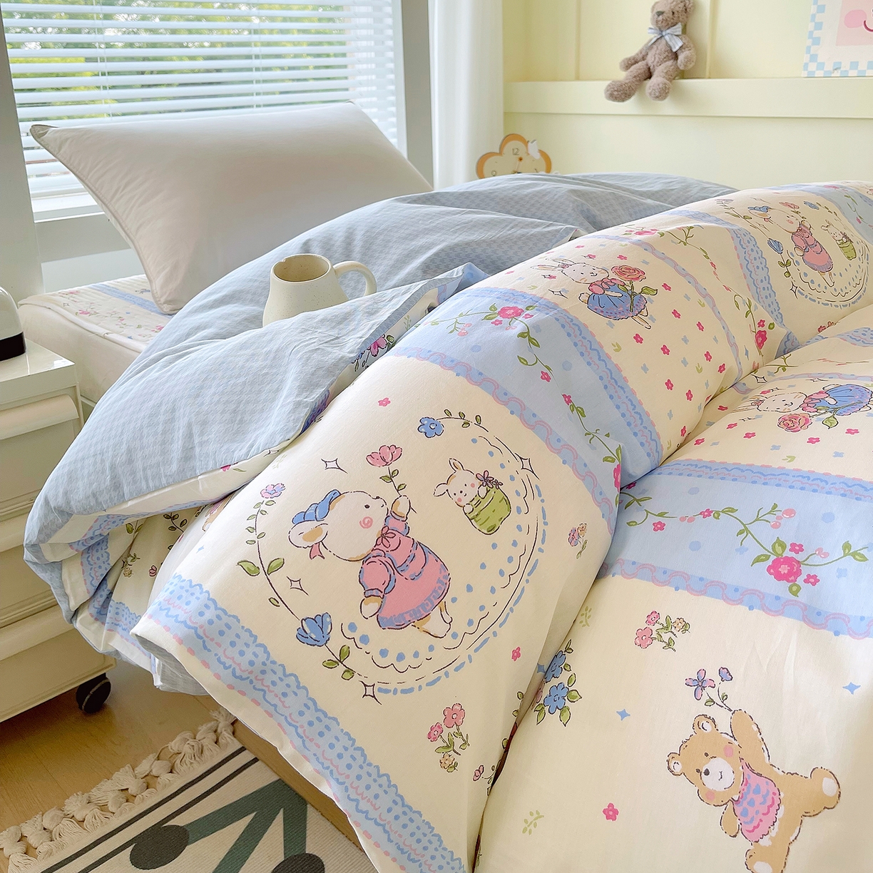 91家纺网 家纺一手货源 找家纺 金鑫汇家纺2025新款全棉纯棉宿舍印花学生宿舍上下铺三件套单被套 快乐萌兔