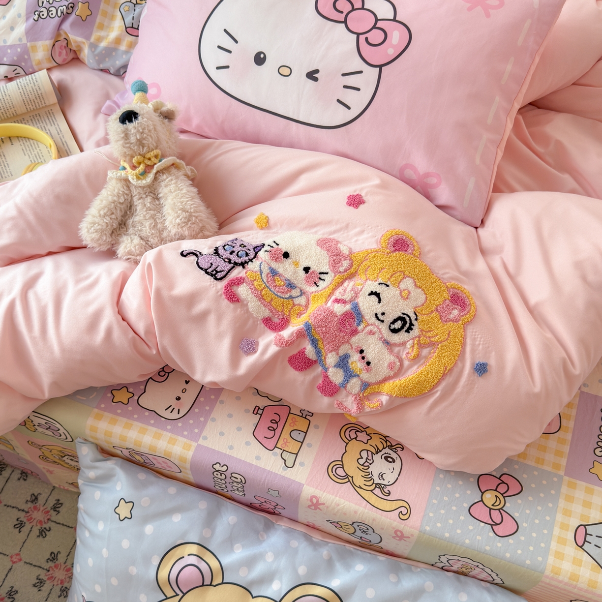 91家纺网 家纺一手货源 找家纺 一霖家纺 2025新款高克重云朵棉毛巾绣印绣四件套-小清新系列-第三波 美少女战士-粉