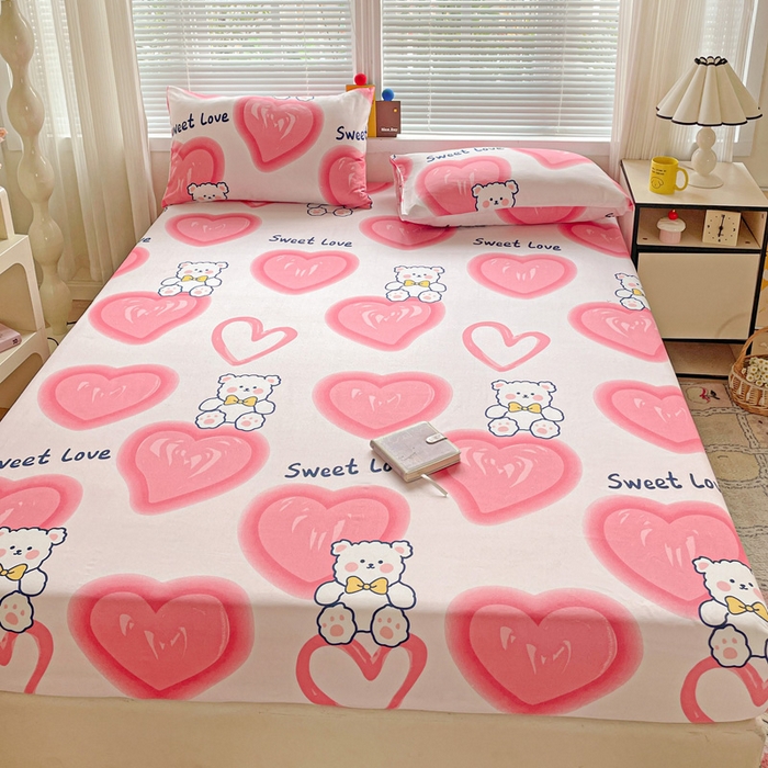 91家纺网 家纺一手货源 找家纺 极梦家纺 2025新款磨毛植物羊绒印花单床笠三件套学生宿舍 粉心熊床笠款