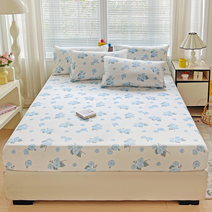 91家纺网 家纺一手货源 找家纺 极梦家纺 2025新款磨毛植物羊绒印花单床笠三件套学生宿舍 蓝樱花语床笠款