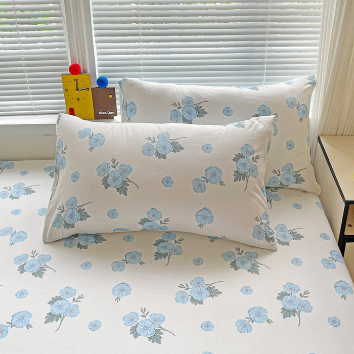 91家纺网 家纺一手货源 找家纺 极梦家纺 2025新款磨毛植物羊绒印花单床笠三件套学生宿舍 蓝樱花语床笠款