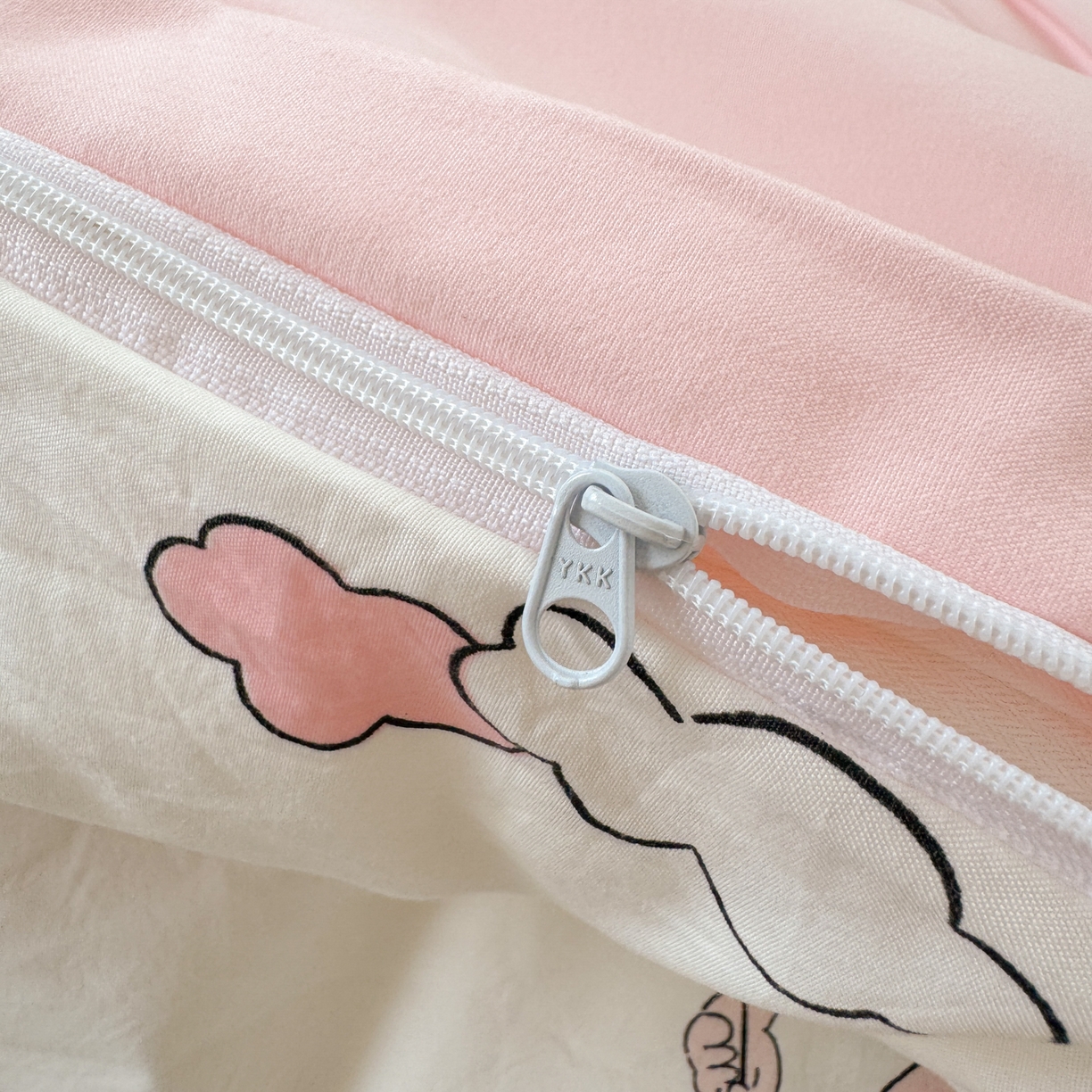 91家纺网 家纺一手货源 找家纺 一霖家纺 2025新款高克重云朵棉毛巾绣印绣四件套-小清新系列-第三波 丸子姐妹