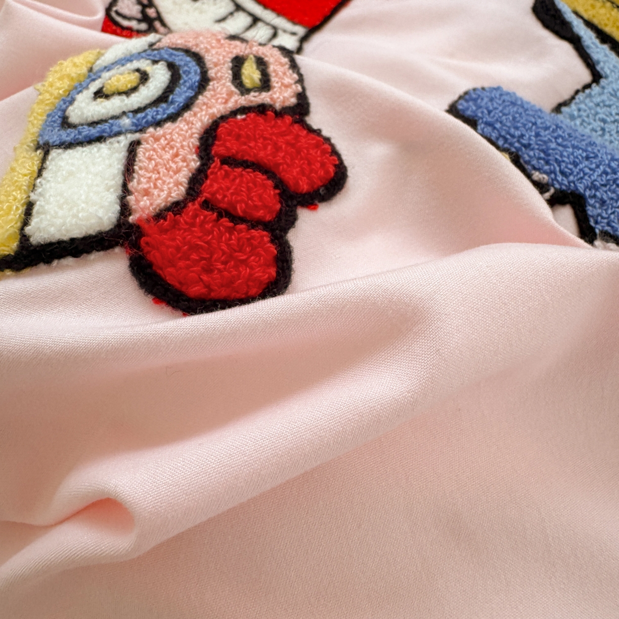 91家纺网 家纺一手货源 找家纺 一霖家纺 2025新款高克重云朵棉毛巾绣印绣四件套-小清新系列-第三波 丸子姐妹