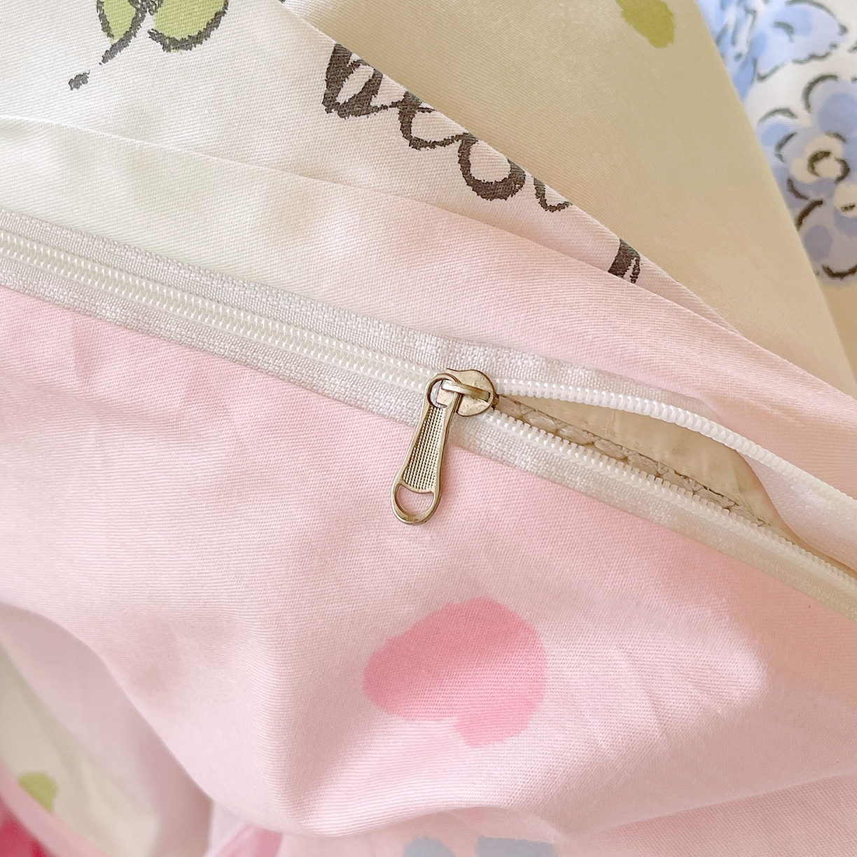 91家纺网 家纺一手货源 找家纺 金鑫汇家纺2025新款全棉纯棉宿舍印花学生宿舍上下铺三件套单被套 喵喵日记