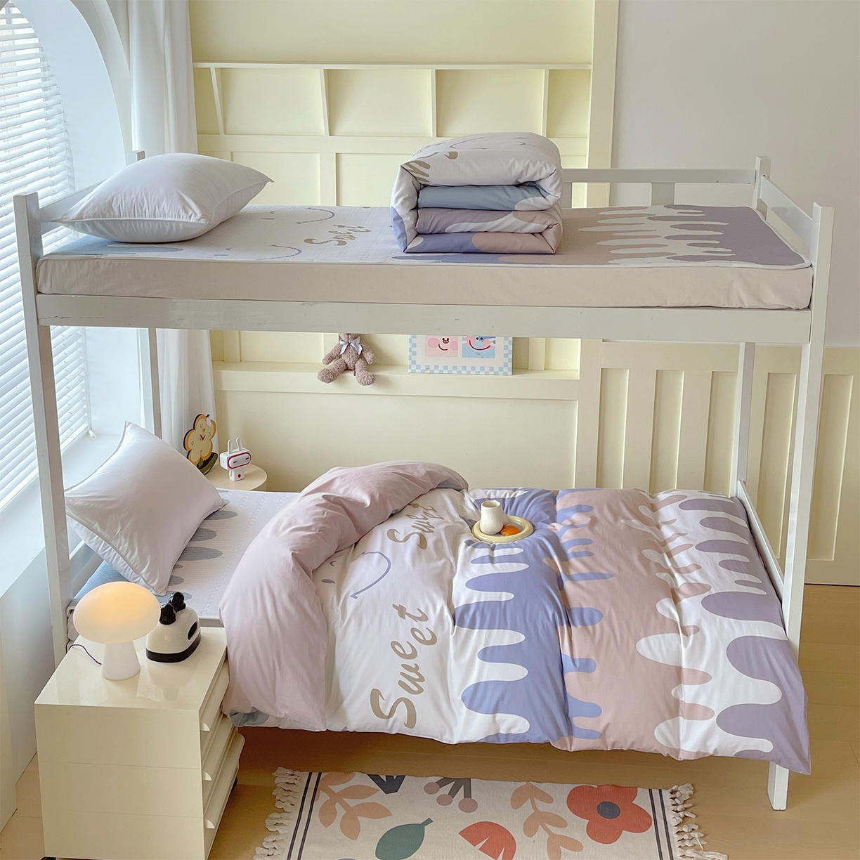 91家纺网 家纺一手货源 找家纺 金鑫汇家纺2025新款全棉纯棉宿舍印花学生宿舍上下铺三件套单被套 奶油粉