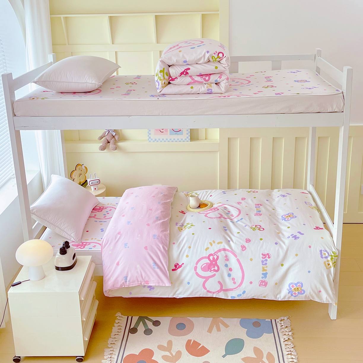 91家纺网 家纺一手货源 找家纺 金鑫汇家纺2025新款全棉纯棉宿舍印花学生宿舍上下铺三件套单被套 奇趣小兔