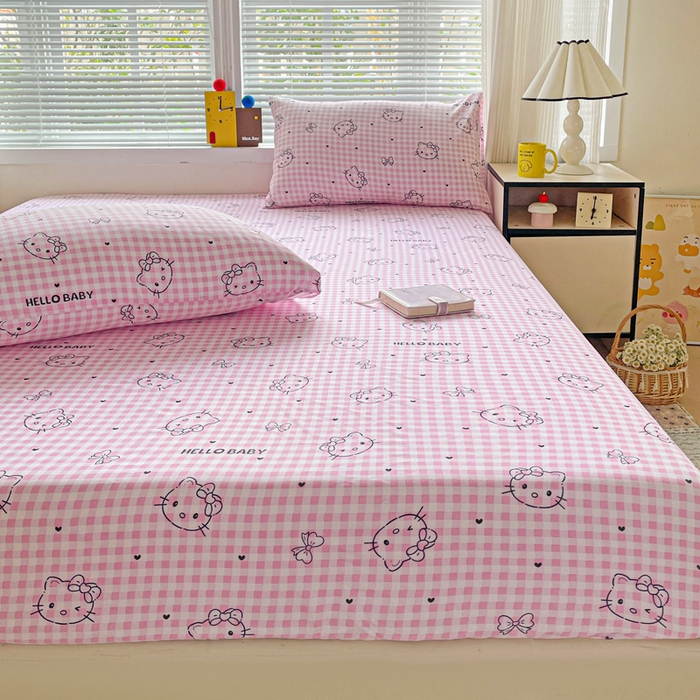 91家纺网 家纺一手货源 找家纺 极梦家纺 2025新款磨毛植物羊绒印花单床笠三件套学生宿舍 线条kt猫粉床笠款