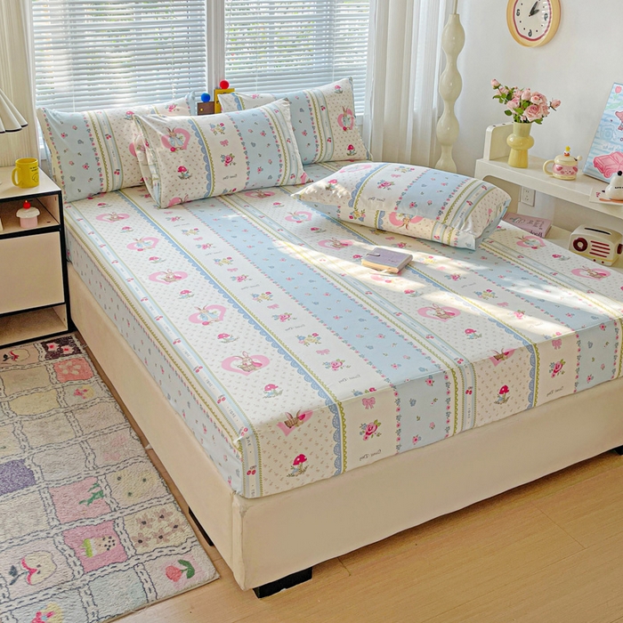 91家纺网 家纺一手货源 找家纺 极梦家纺 2025新款磨毛植物羊绒印花单床笠三件套学生宿舍 小兔蘑菇床笠款