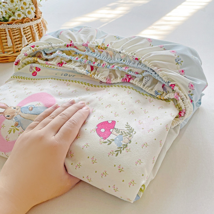 91家纺网 家纺一手货源 找家纺 极梦家纺 2025新款磨毛植物羊绒印花单床笠三件套学生宿舍 小兔蘑菇床笠款