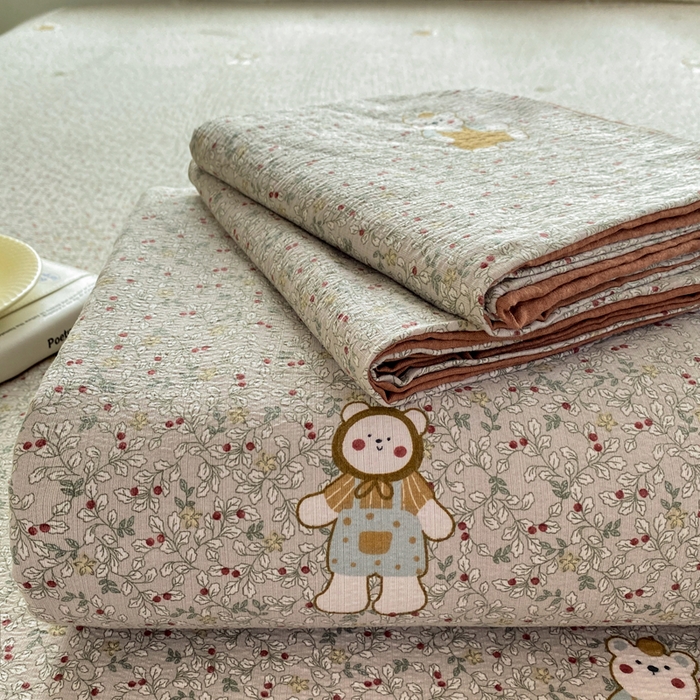 91家纺网 家纺一手货源 找家纺 雅阁尔家纺 2025新款直播小红书ins风针织提花双层纱美式碎花简约床单单品单床单+枕套 元素小熊