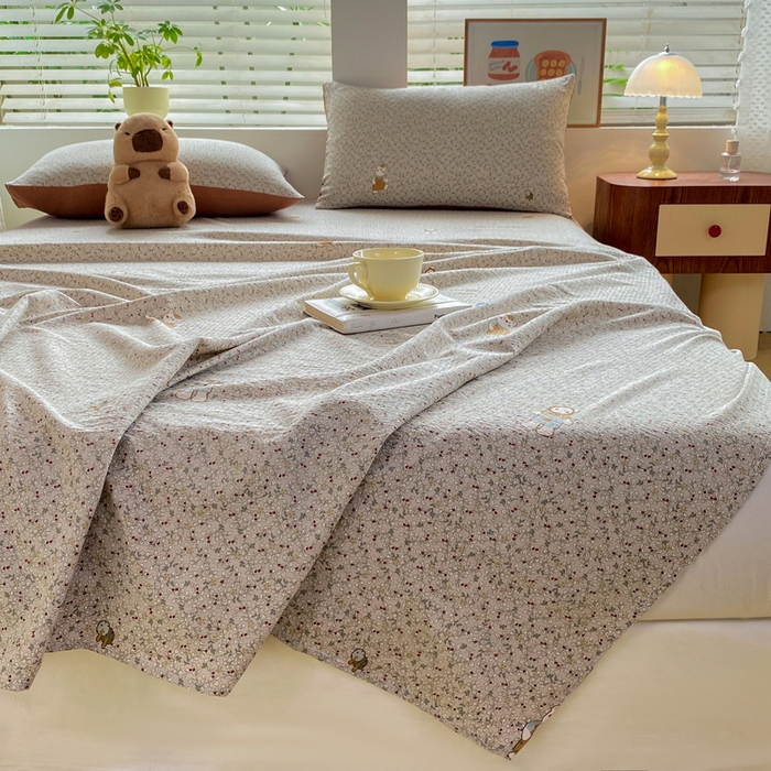 91家纺网 家纺一手货源 找家纺 雅阁尔家纺 2025新款直播小红书ins风针织提花双层纱美式碎花简约床单单品单床单+枕套 元素小熊